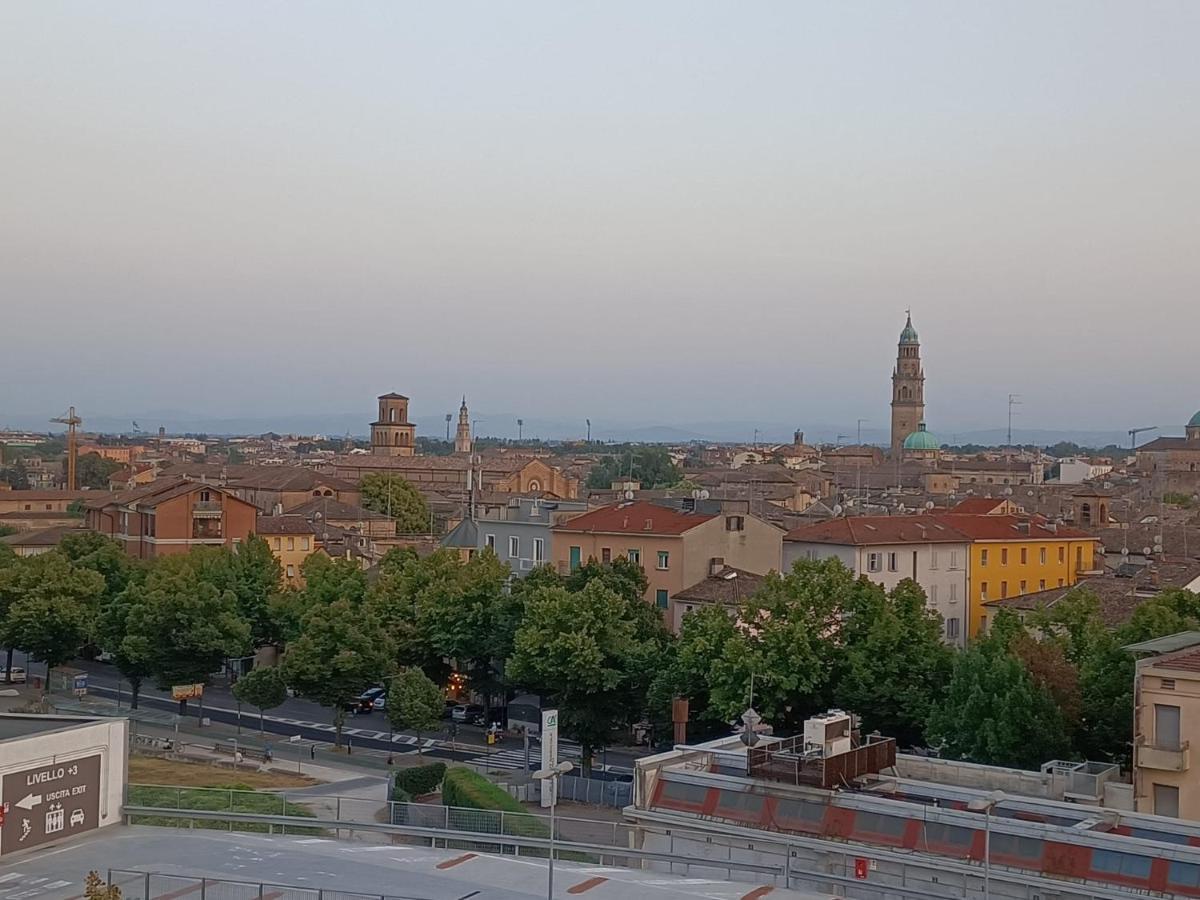 Appartamento Violet - Parma Zewnętrze zdjęcie
